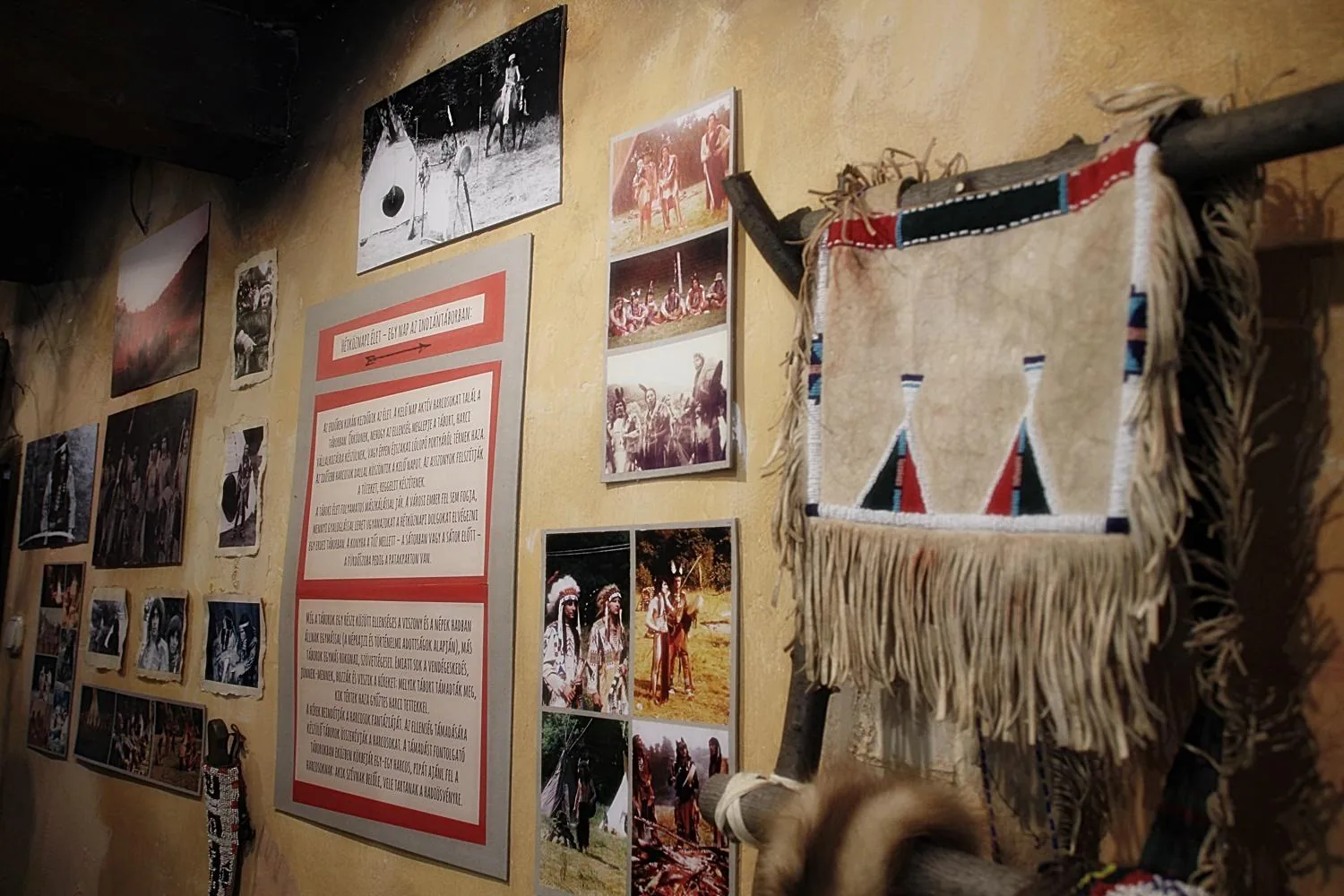 Bakonyi Indiánjáték kiállítás megnyitó. / Fotók: Útirány.hu