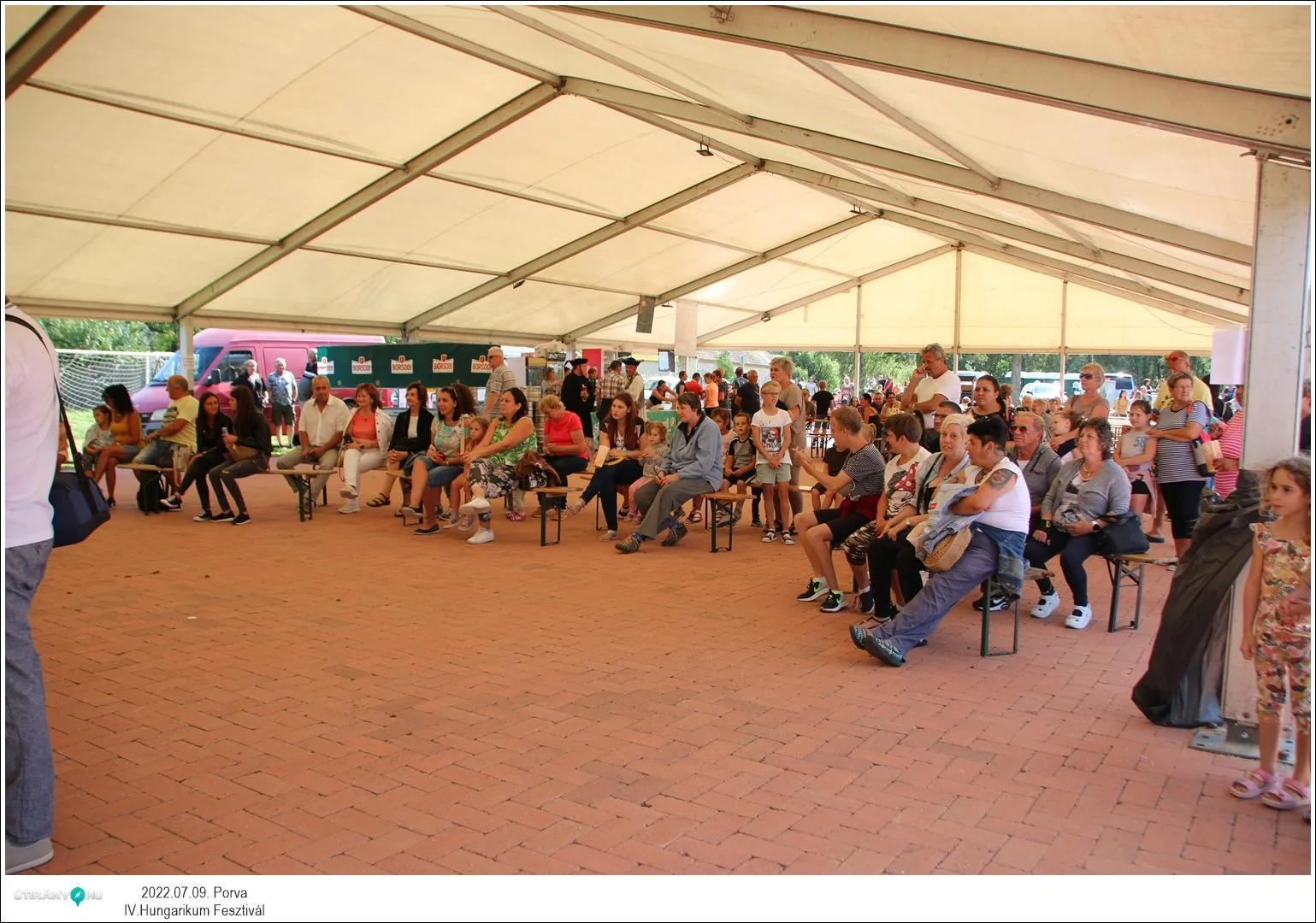 Fotók, Útirány.hu: