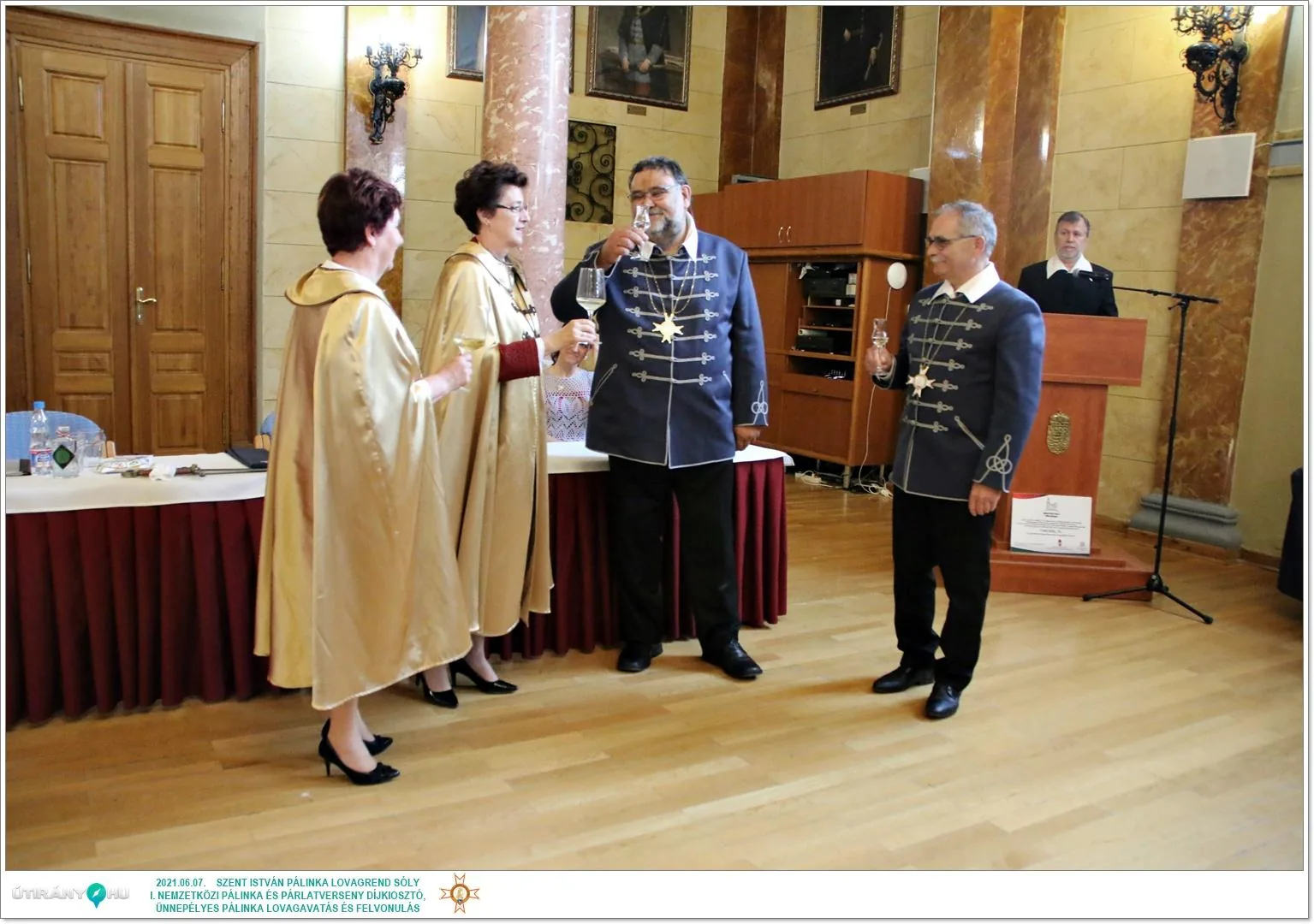 Díjkiosztó, szentelés, avatás, felvonulás