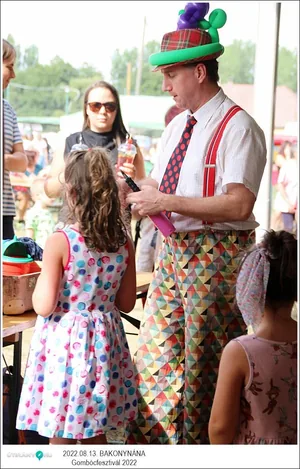 Fotók, Útirány.hu: