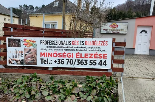 'Kés és ollóélezés' cikk borítóképe