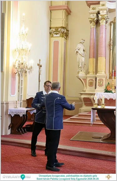 Ünnepélyes lovagavatás, pálinkaáldás és díjátadó gála