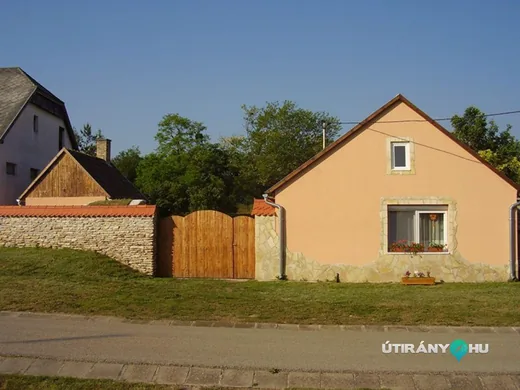 'Szikla vendégház' cikk borítóképe