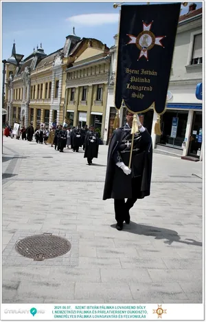 Díjkiosztó, szentelés, avatás, felvonulás