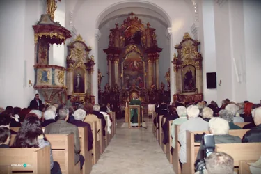 Megújulás utáni első Hálaadó Szentmise