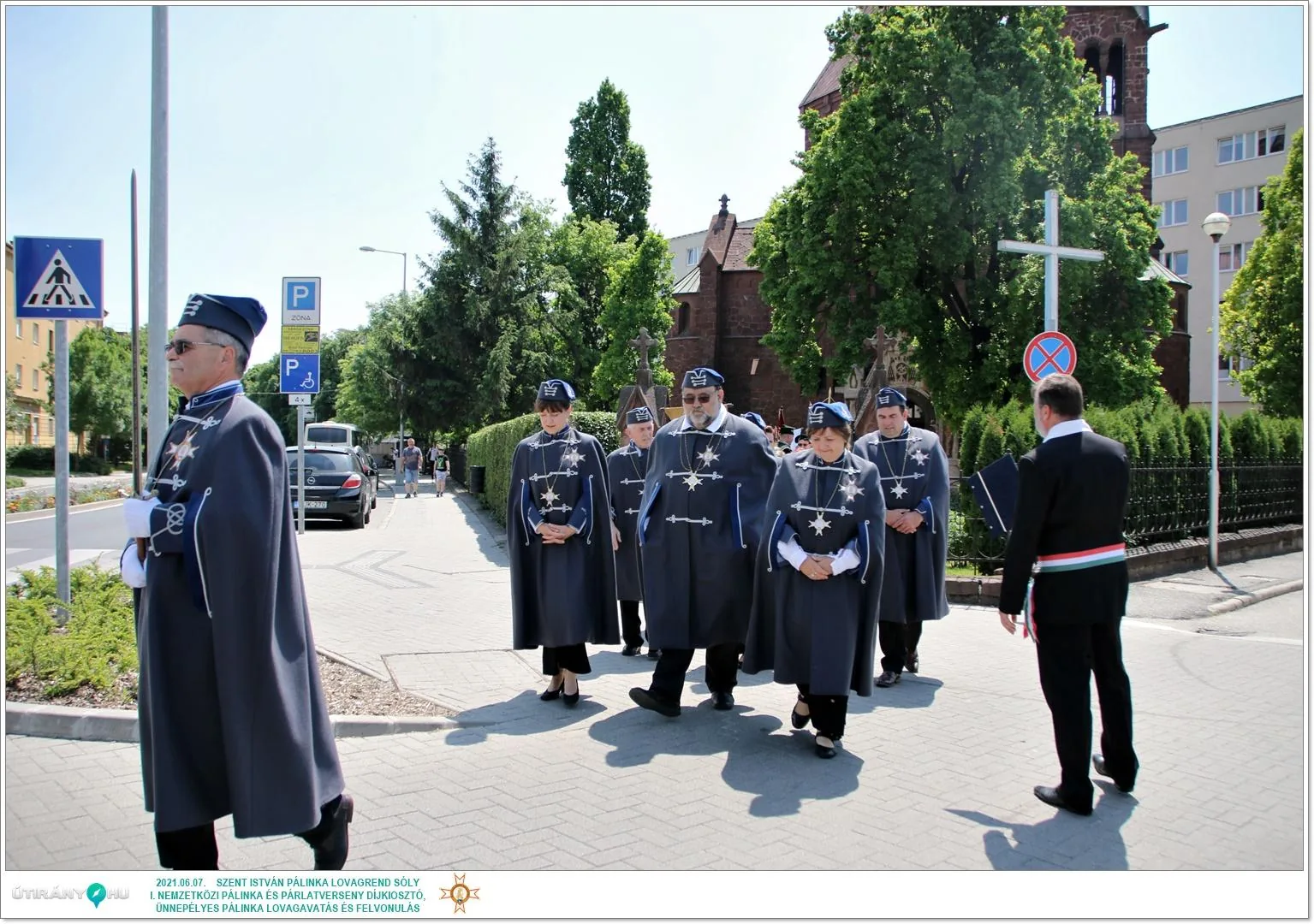 Díjkiosztó, szentelés, avatás, felvonulás