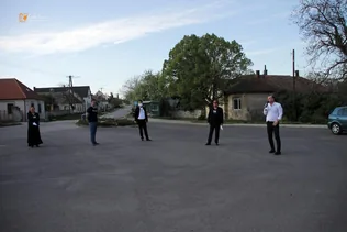 "Maradj otthon" a Petőfi Színház jön el! Online is! borítóképe