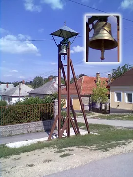 Harangláb borítóképe