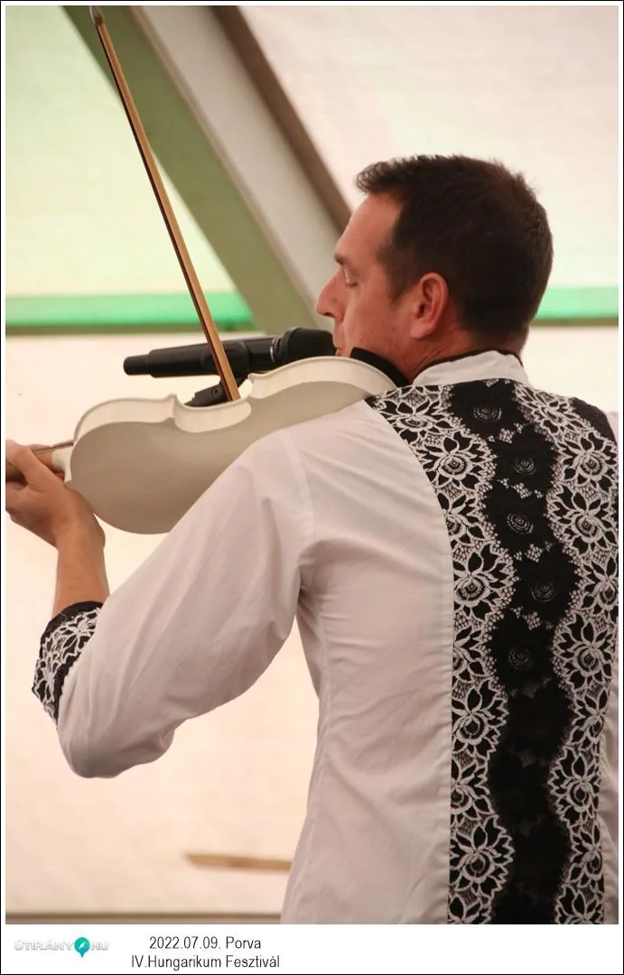 Fotók, Útirány.hu: