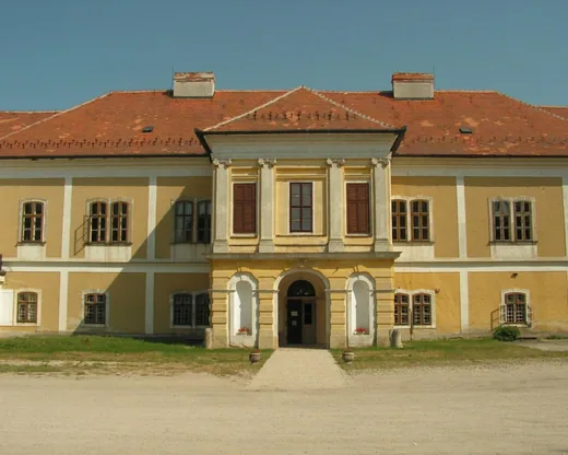 'Amadé–Bajzáth–Pappenheim-kastély' cikk borítóképe