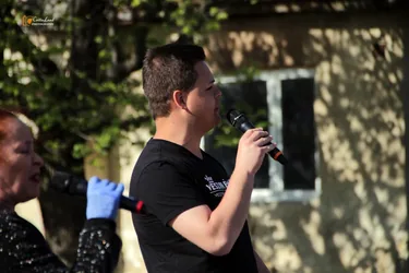 "Maradj otthon" a Petőfi Színház jön el! Online is!