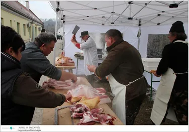 VIII. Bakonybéli Hagyományőrző Falusi Disznóvágás