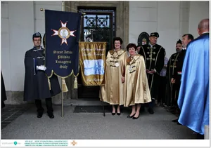 Díjkiosztó, szentelés, avatás, felvonulás