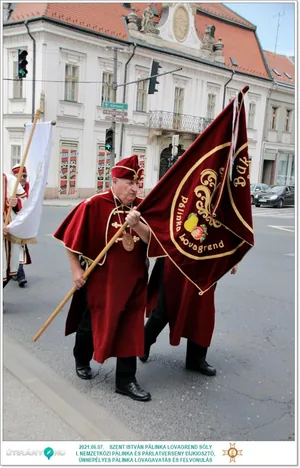 Díjkiosztó, szentelés, avatás, felvonulás