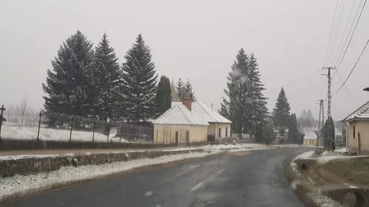 'Az első hópihék' cikk borítóképe