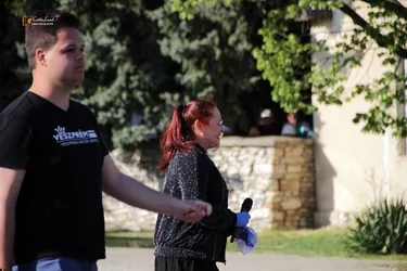 "Maradj otthon" a Petőfi Színház jön el! Online is!