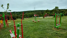 Szabadtéri fitneszpark játszótér és focipálya borítóképe