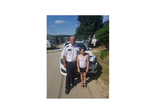 'Rendőrségi meglepetés' cikk borítóképe