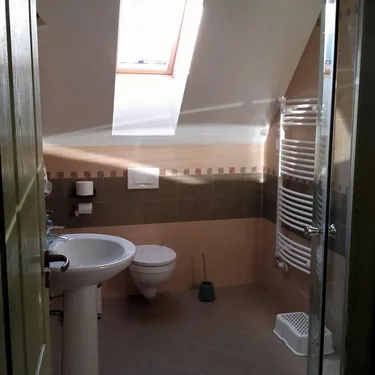 Emeleti háromágyas szoba