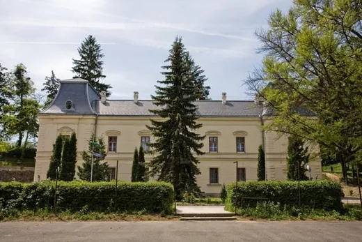 'Esterházy-kastély' cikk borítóképe