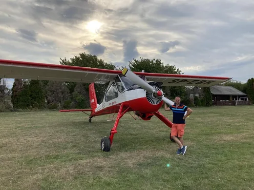 'Sétarepülés' cikk borítóképe