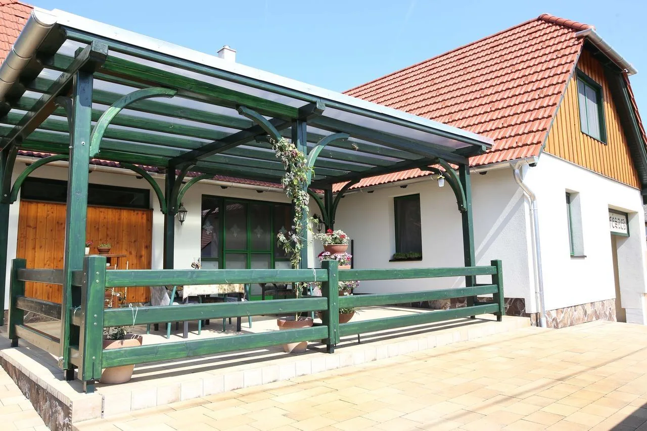 Földszinti akadálymentesített franciaágyas szoba