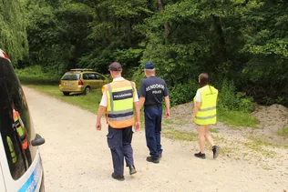 Fókuszban a biztonság, fókuszban a parkoló gépkocsik borítóképe
