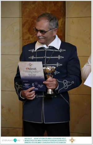 Díjkiosztó, szentelés, avatás, felvonulás