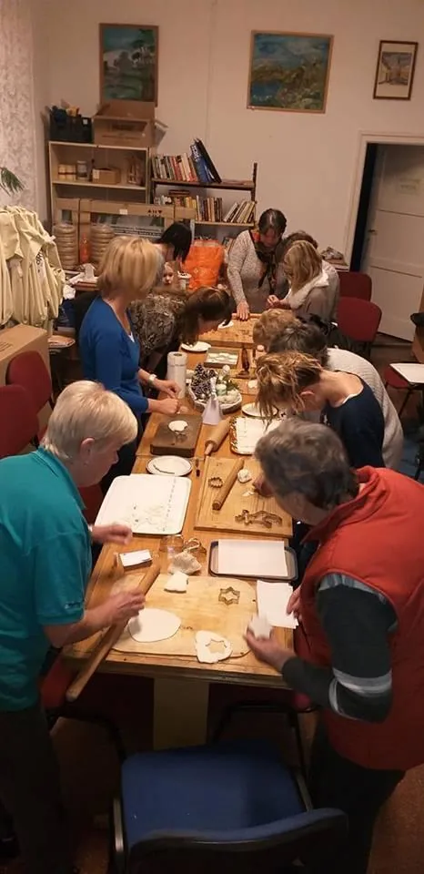 'Kézműves foglalkozás' cikk borítóképe