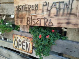 Sistergő Platni Bisztró borítóképe