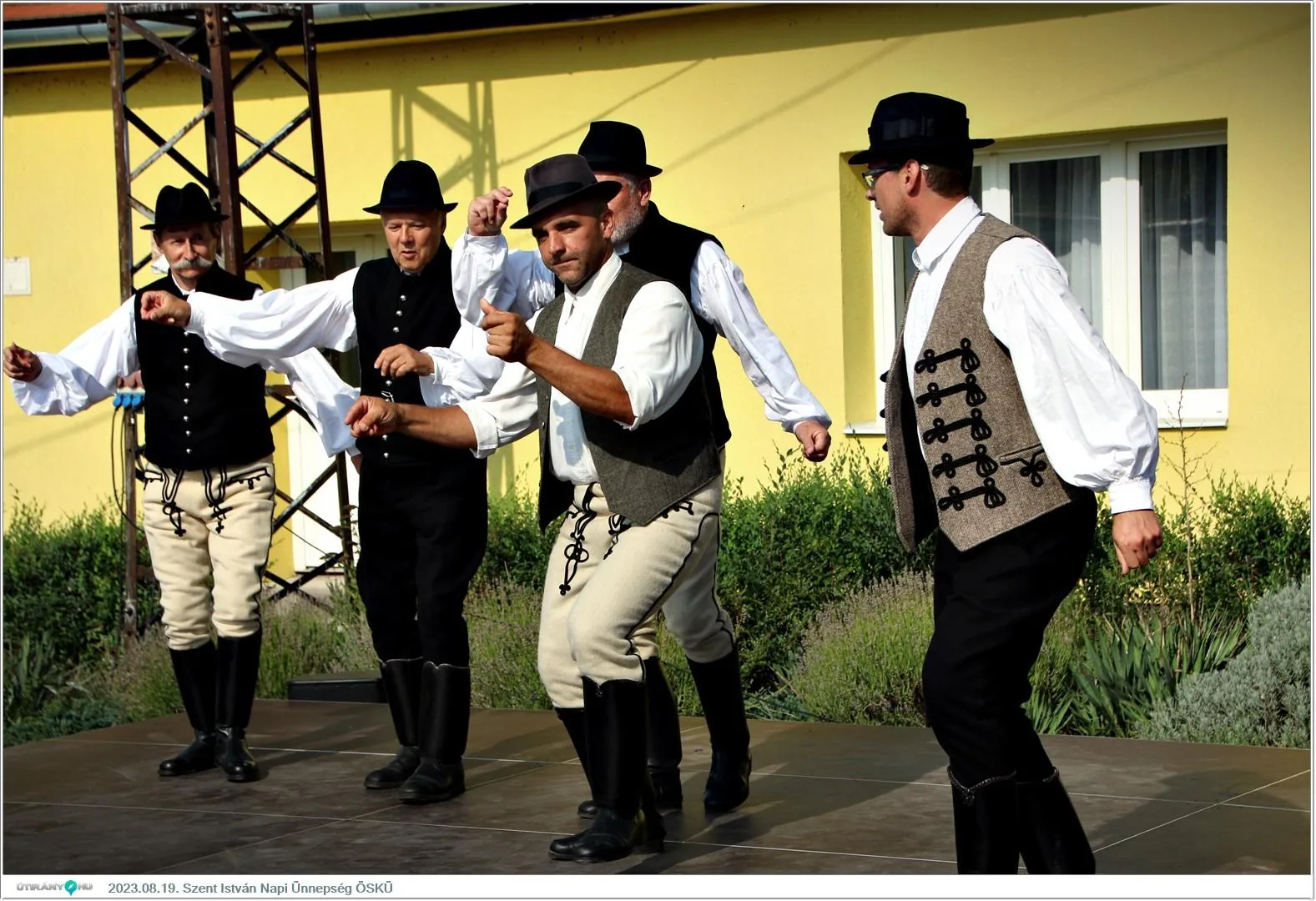 Fotók, Útirány.hu /délután, este /: