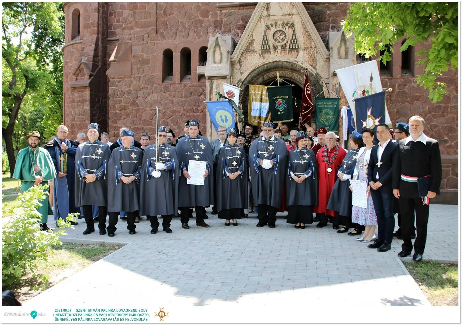 Díjkiosztó, szentelés, avatás, felvonulás