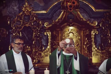 Megújulás utáni első Hálaadó Szentmise