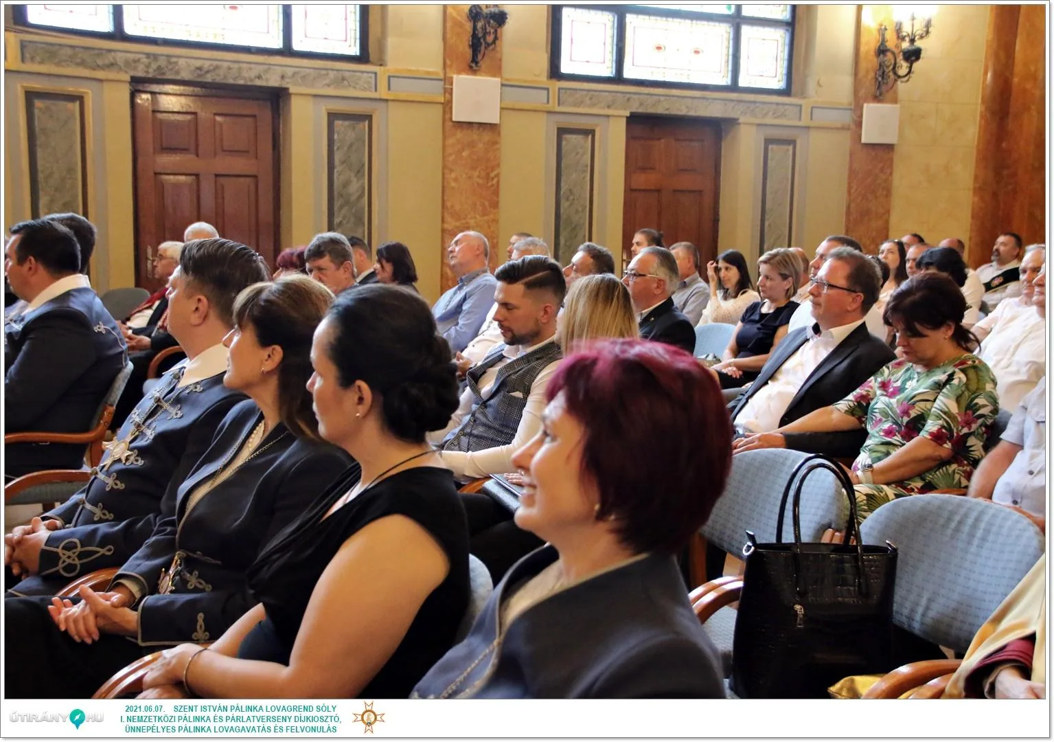 Díjkiosztó, szentelés, avatás, felvonulás