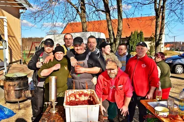 III. Falusi disznóvágás beszámoló fotókkal