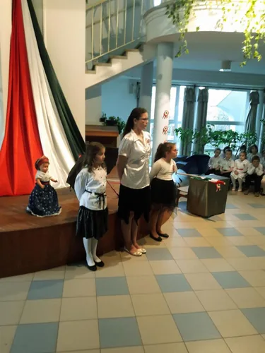 Ünnepi műsor és fáklyás felvonulás