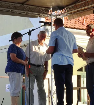 A Bakonybéli Falunapon jutalmazták a településért végzett önkéntes munkát borítóképe