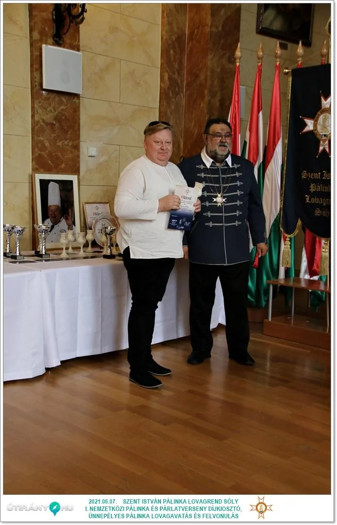 Díjkiosztó, szentelés, avatás, felvonulás