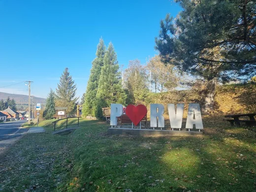 'Óriás betűk már Porván is! ' cikk borítóképe