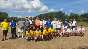 Vasárnap foci fotók, Önkormányzat