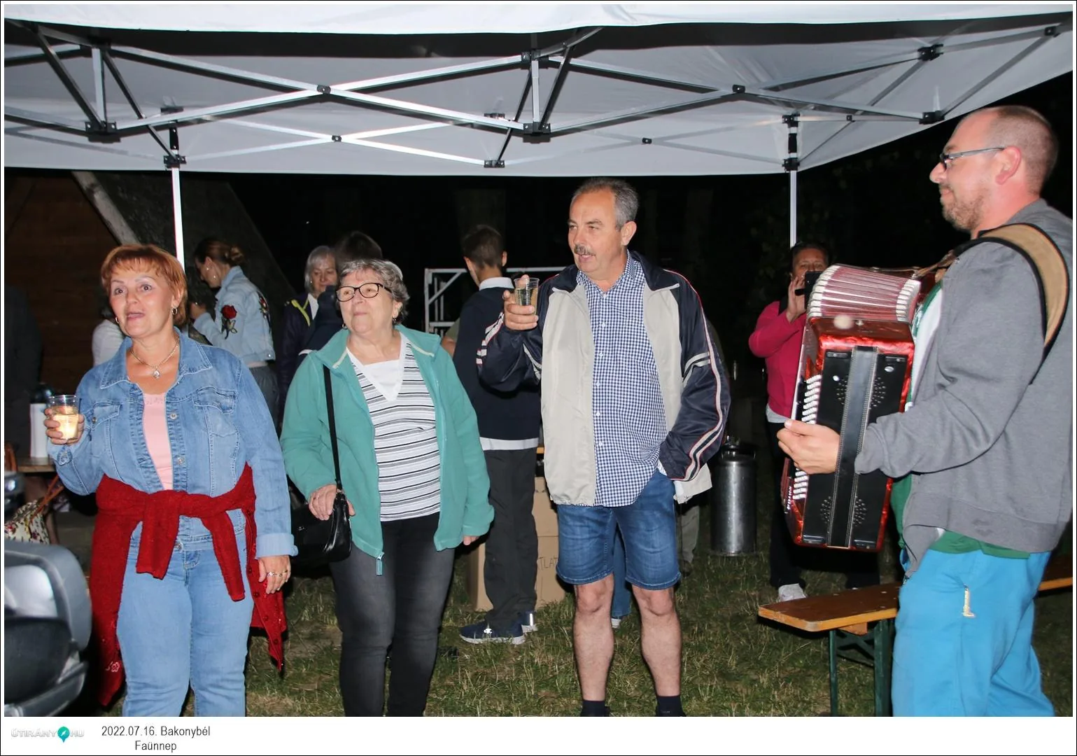 Fotók, Útirány.hu: