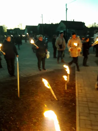 Ünnepi műsor és fáklyás felvonulás
