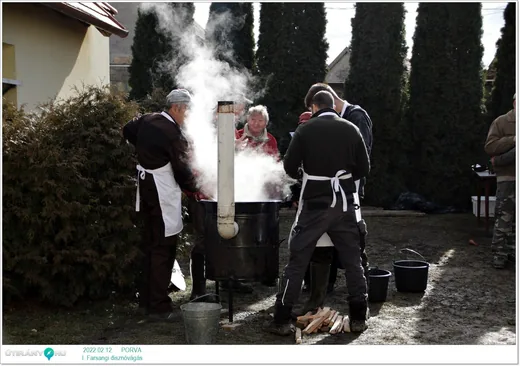 'I. Farsangi disznóvágás' cikk borítóképe