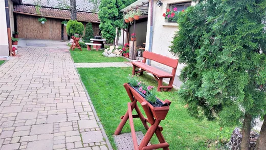 'Vörös Macska Vendégház' cikk borítóképe