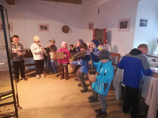 'Zenetörténeti Kiállítás' cikk borítóképe