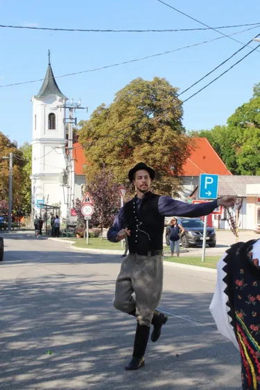 Szüreti felvonulás és utcabál