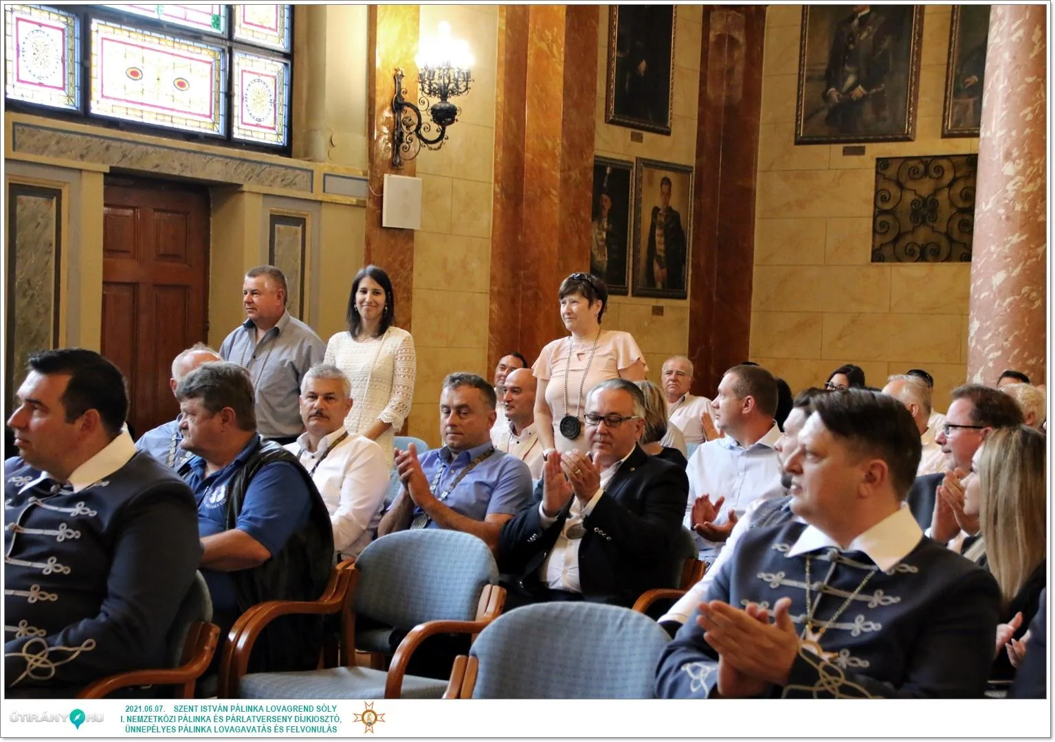 Díjkiosztó, szentelés, avatás, felvonulás