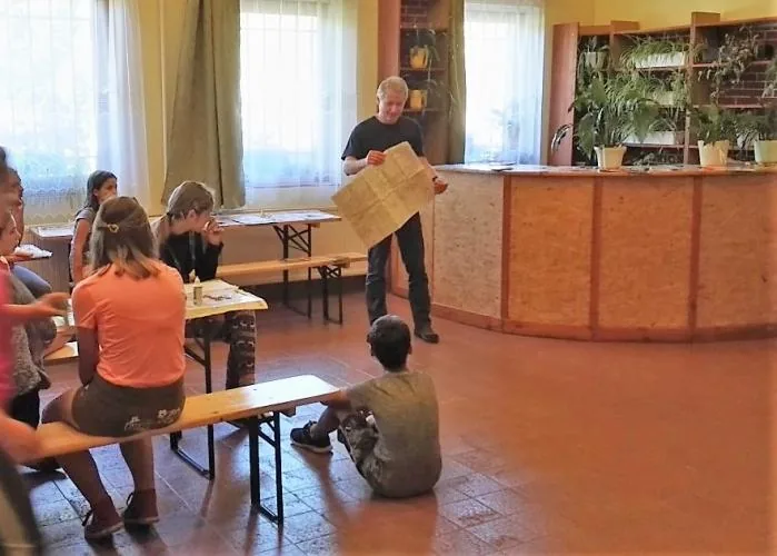 Biztonságos közlekedés, biztonságos túrázás, tábori képek