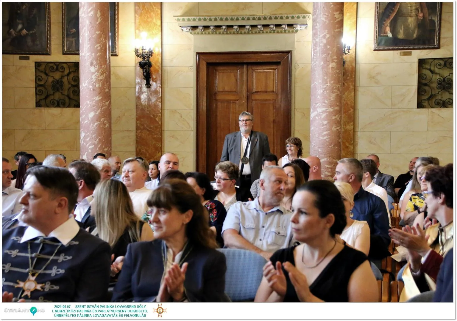 Díjkiosztó, szentelés, avatás, felvonulás