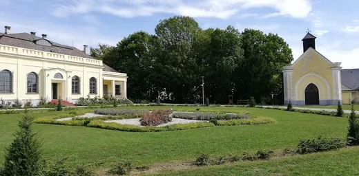 'A Holitscher-kastély és kastélypark' cikk borítóképe